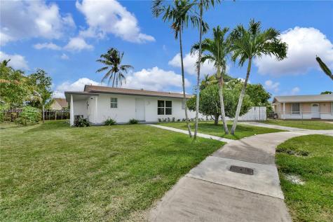 3217 NW 202nd Lane Miami Gardens FL 33056