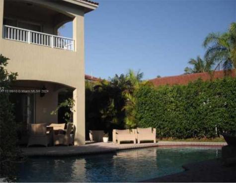 9104 SW 215th Terrace Cutler Bay FL 33189