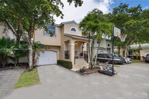 836 NW 99th Avenue Plantation FL 33324