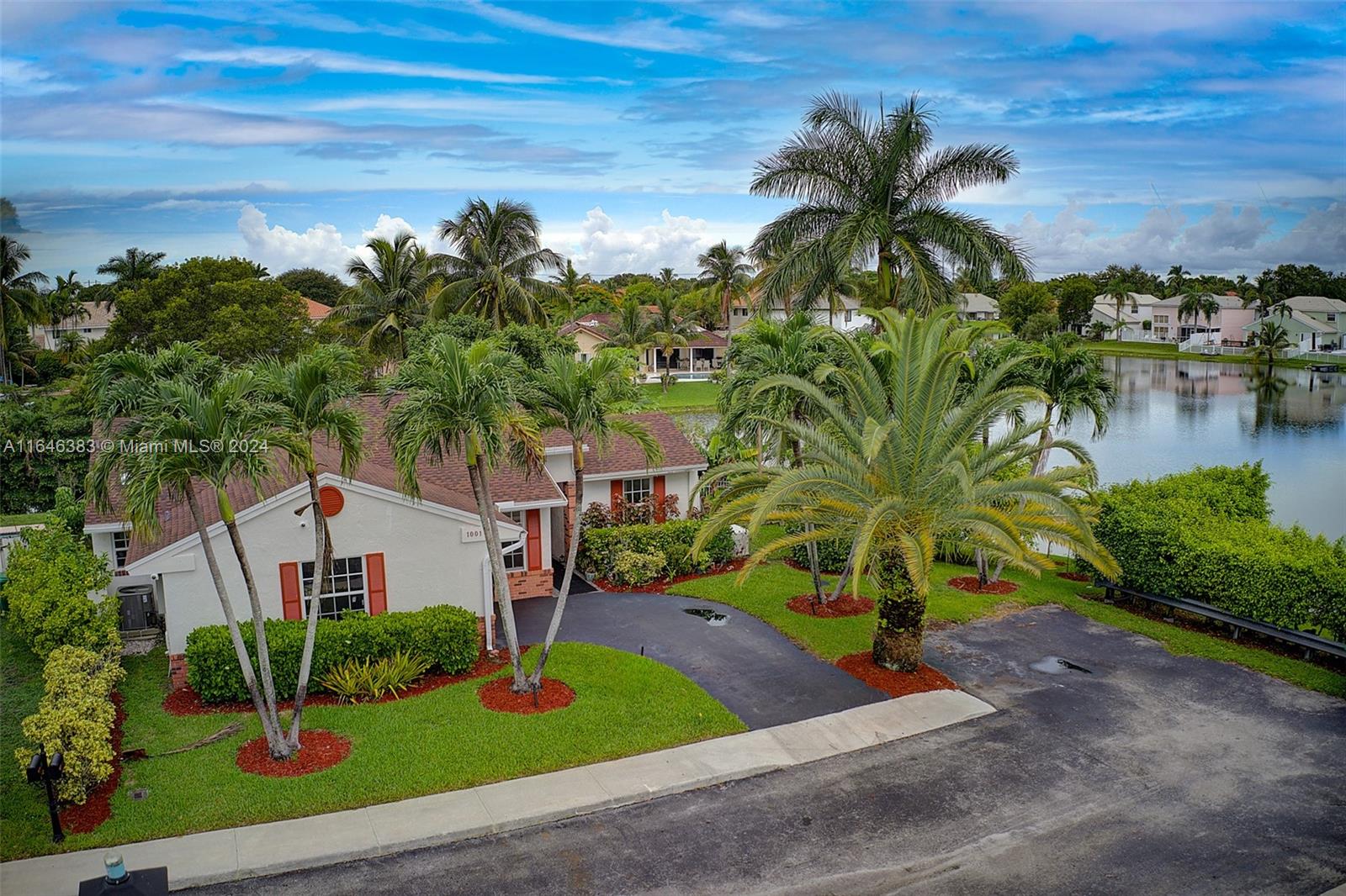 1001 Meadowwood Terrace Davie FL 33325