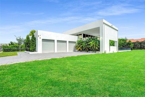 16663 Botaniko Drive S Weston FL 33326