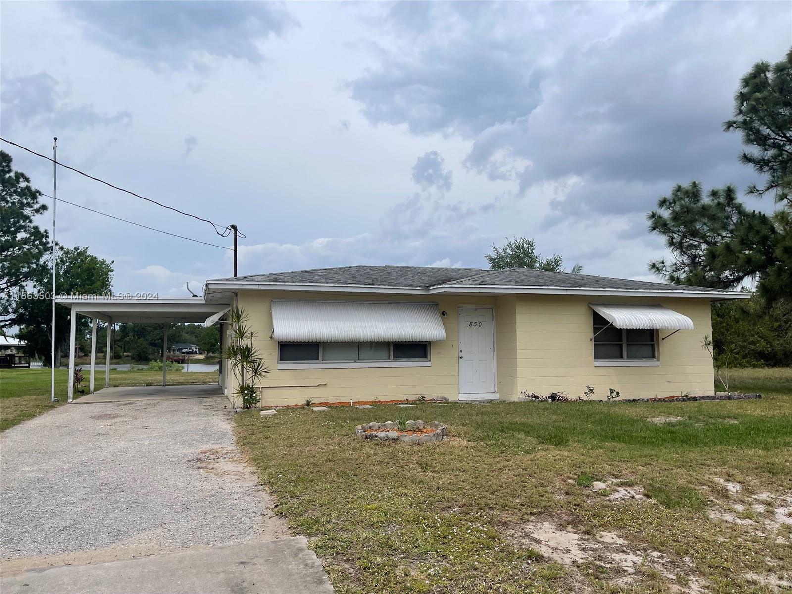 850 Lake Betty Drive Lake Placid FL 33852
