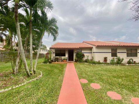 11252 SW 59th Place Cooper City FL 33330