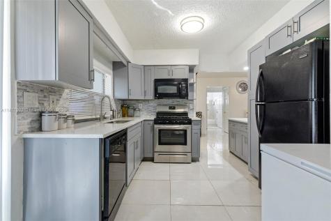 2291 NW 81st Avenue Sunrise FL 33322