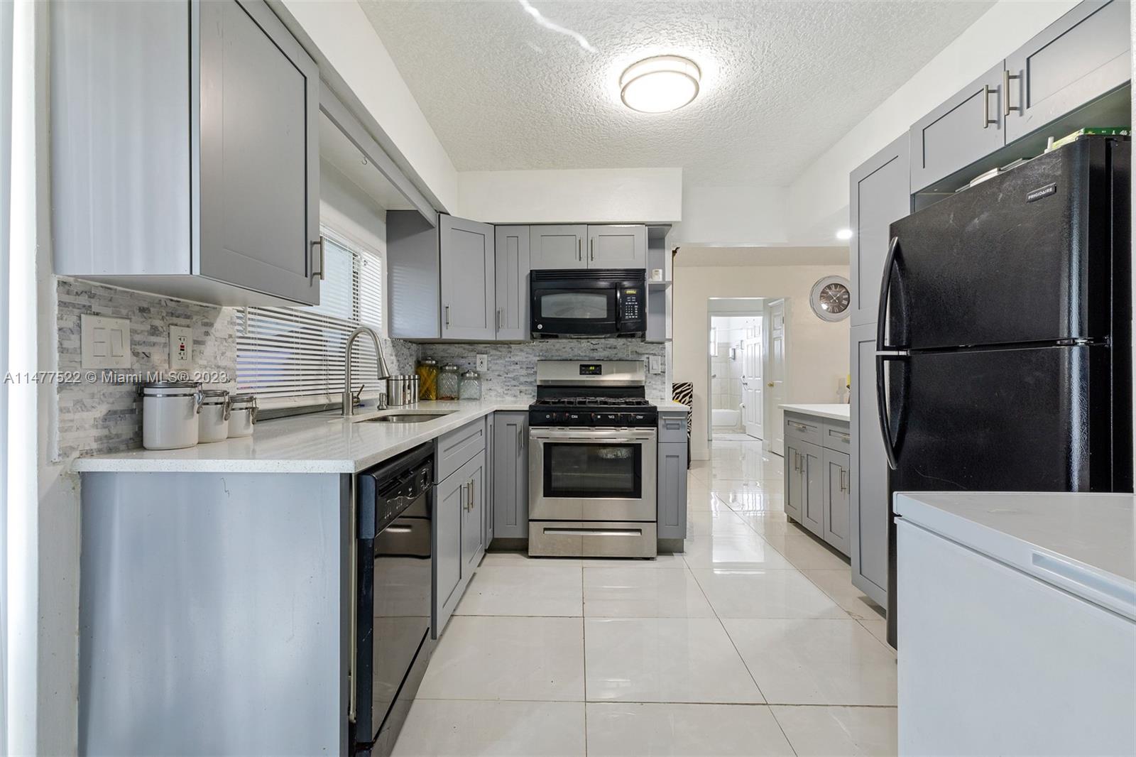 2291 NW 81st Avenue Sunrise FL 33322