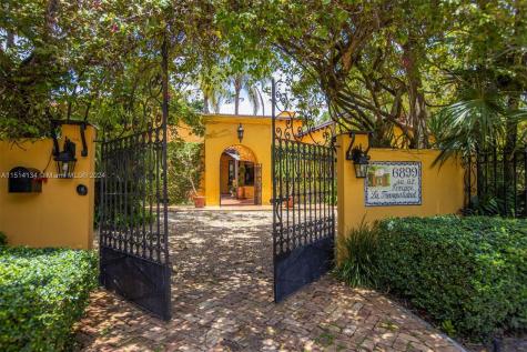 6899 SW 62nd Terrace South Miami FL 33143