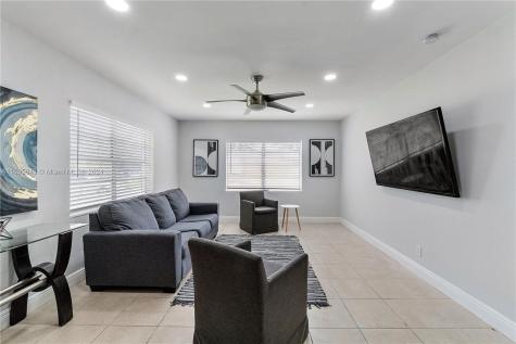 118 SE 8th Avenue Boynton Beach FL 33435