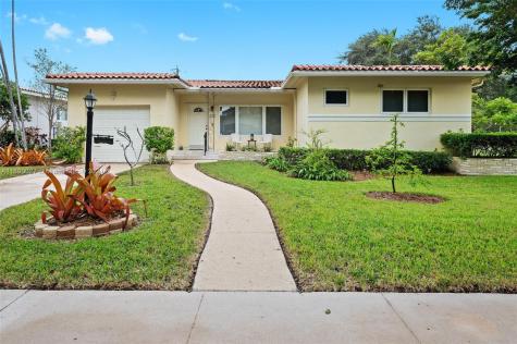1103 Robin Avenue Miami Springs FL 33166