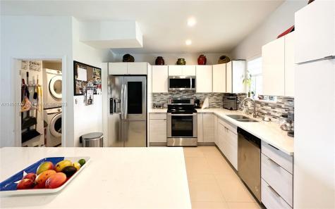 11481 SW 40th Terrace Miami FL 33165