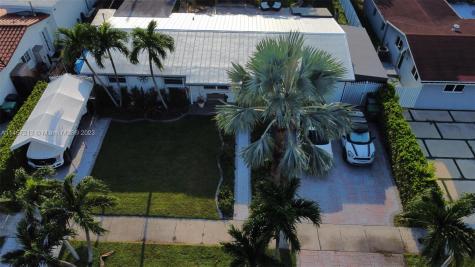 4240 SW 98th Court Miami FL 33165