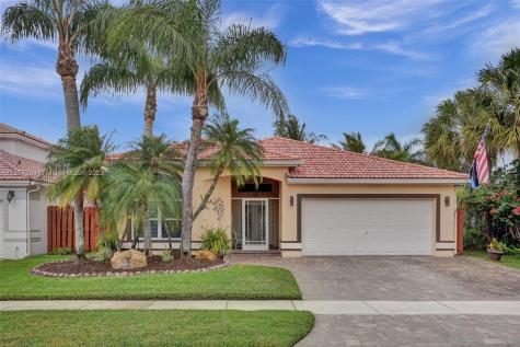 74 Gables Boulevard Weston FL 33326