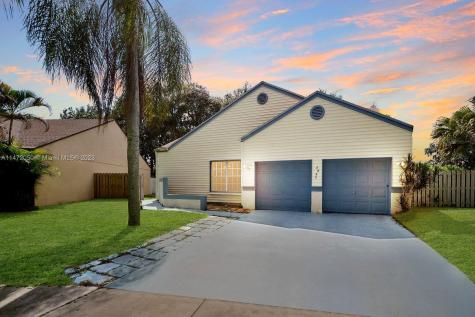 8690 SW 16th Court Pembroke Pines FL 33025