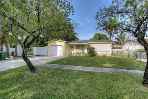701 SW 6th Terrace Hallandale Beach FL 33009