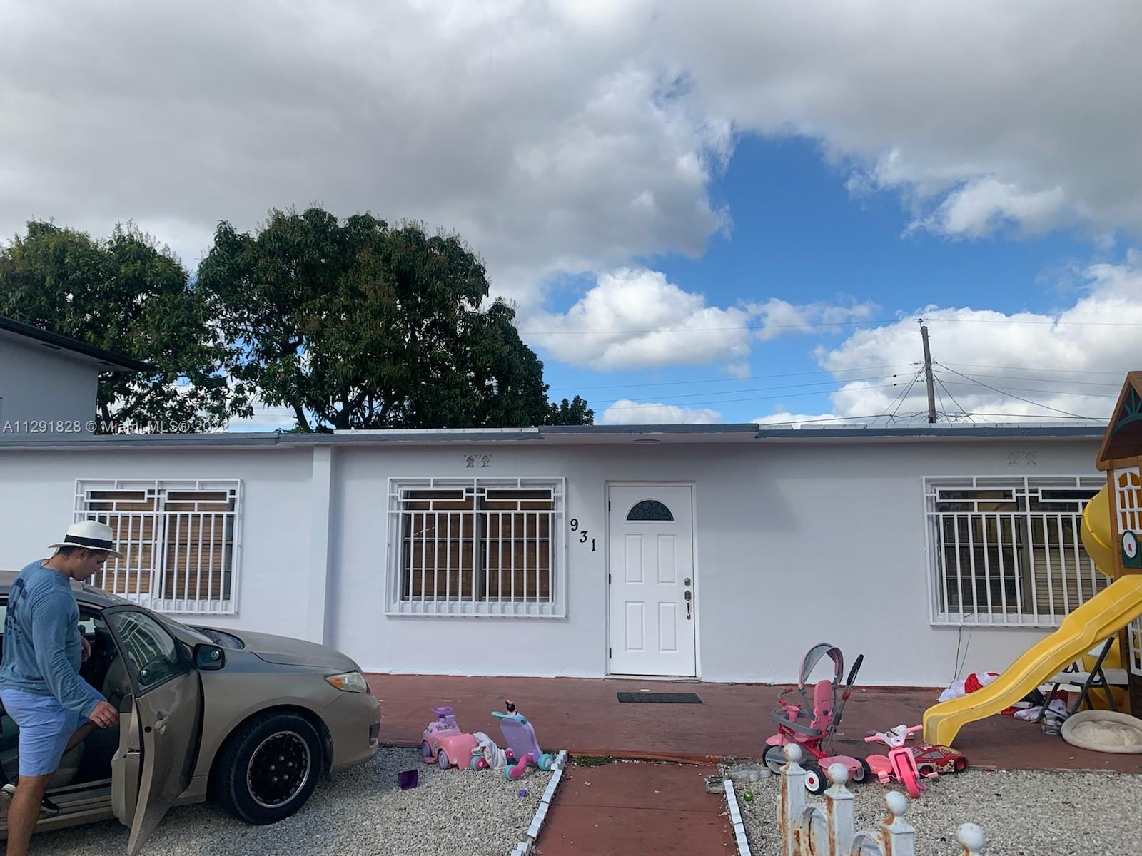 931 E 10th Place Hialeah FL 33010