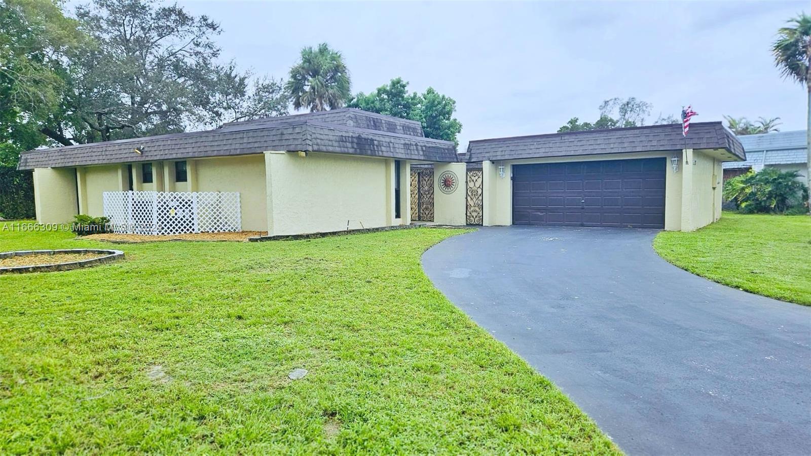 5704 Mulberry Drive Tamarac FL 33319