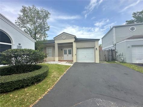 22324 SW 99th Avenue Cutler Bay FL 33190