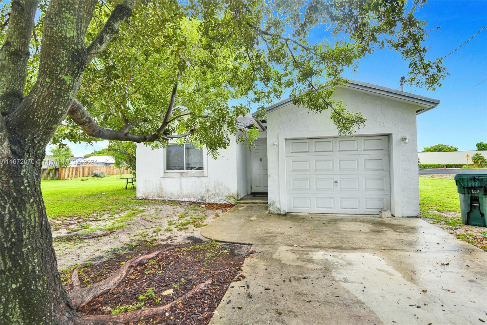 230 NE 35th Street Oakland Park FL 33334