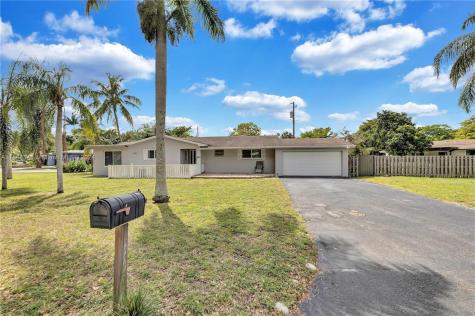625 SW 44th Avenue Plantation FL 33317