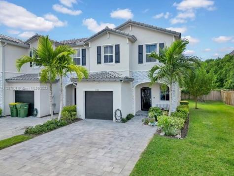 1300 SE 26th Terrace Homestead FL 33035