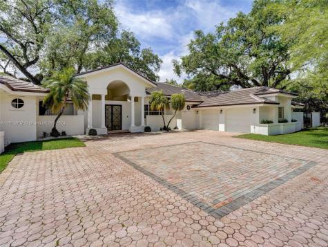11130 SW 84th Court Miami FL 33156