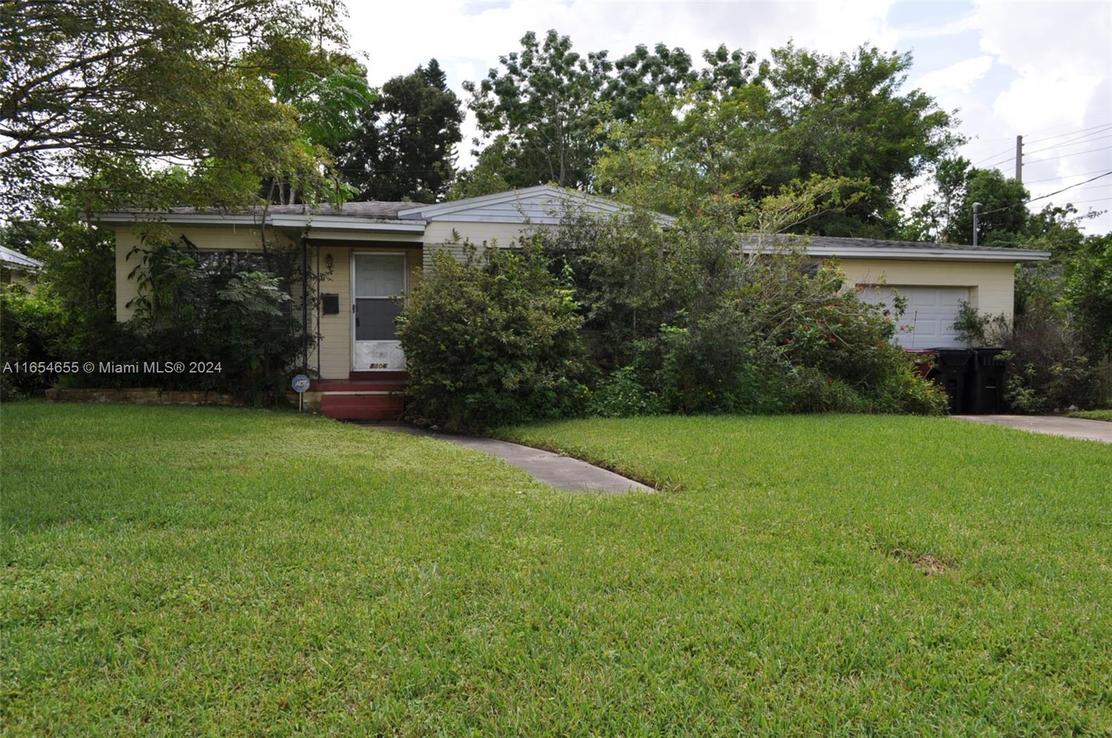 2806 Hargill Drive Orlando FL 32806