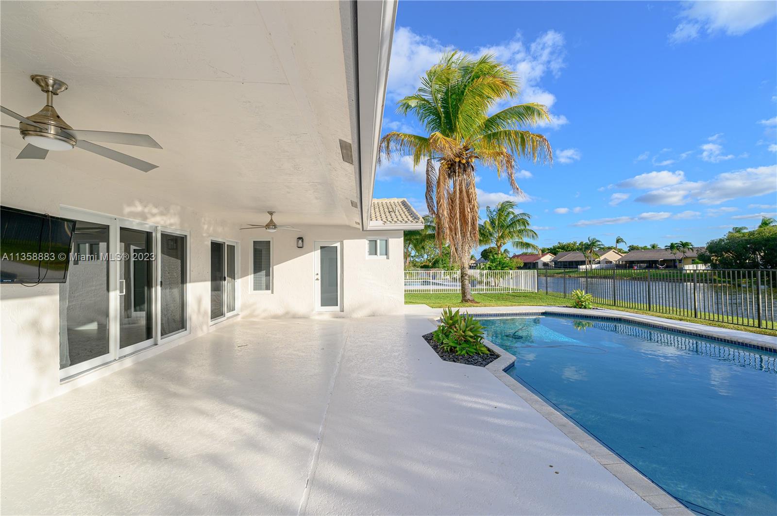 15600 S Roundtable Road Davie FL 33331