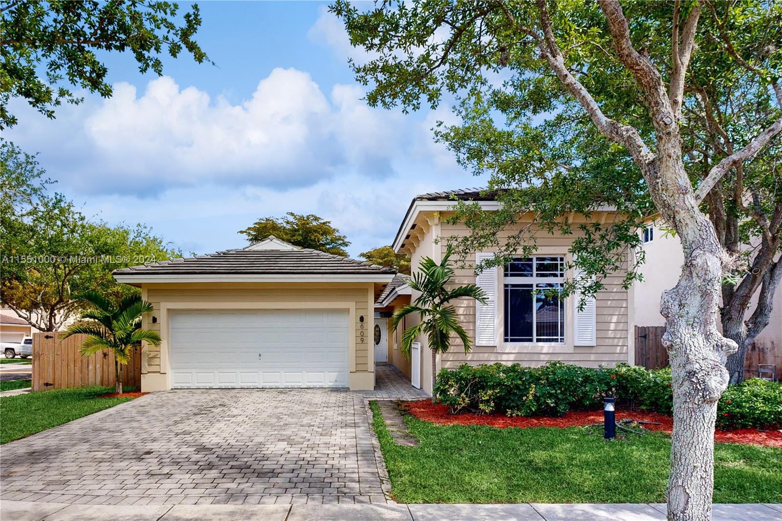609 SE 30th Terrace Homestead FL 33033