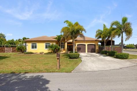 32002 SW 204th Court Homestead FL 33030