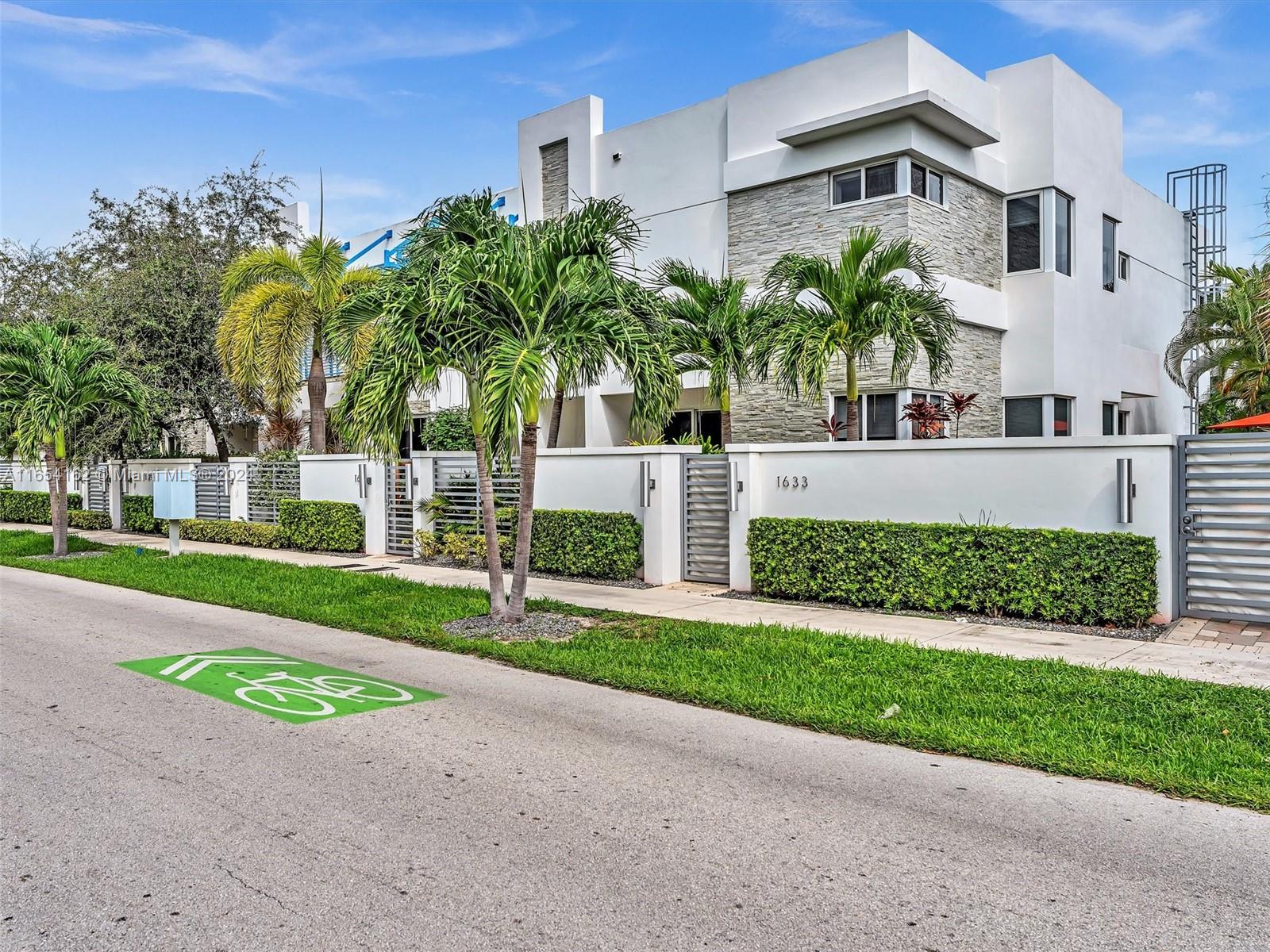 1633 NE 9th Street Fort Lauderdale FL 33304