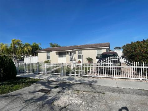25305 SW 124th Court Homestead FL 33032