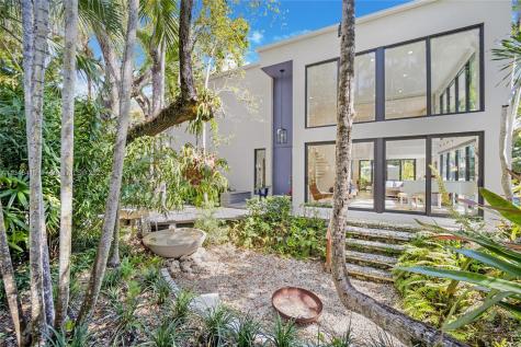 2755 SW 22nd Avenue Miami FL 33133
