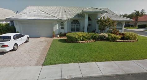 9341 SW 8th Street Pembroke Pines FL 33025