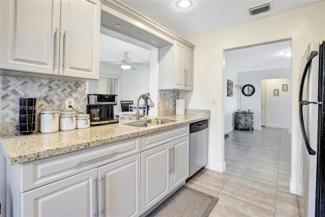 8541 NW 17th Place Plantation FL 33322