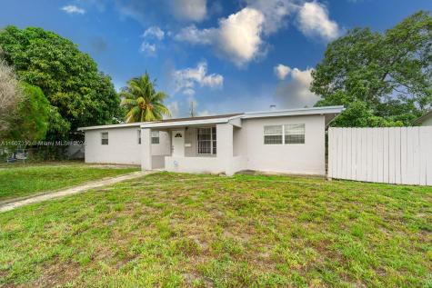 1040 NE 214th Street Miami FL 33179