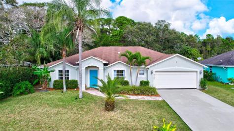 2389 SE Gillette Avenue Port St. Lucie FL 34952