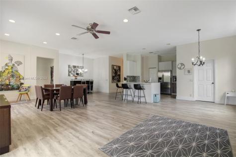 749 Tulip Circle Weston FL 33327
