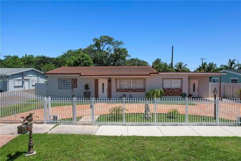 2760 NW 171st Terrace Miami Gardens FL 33056