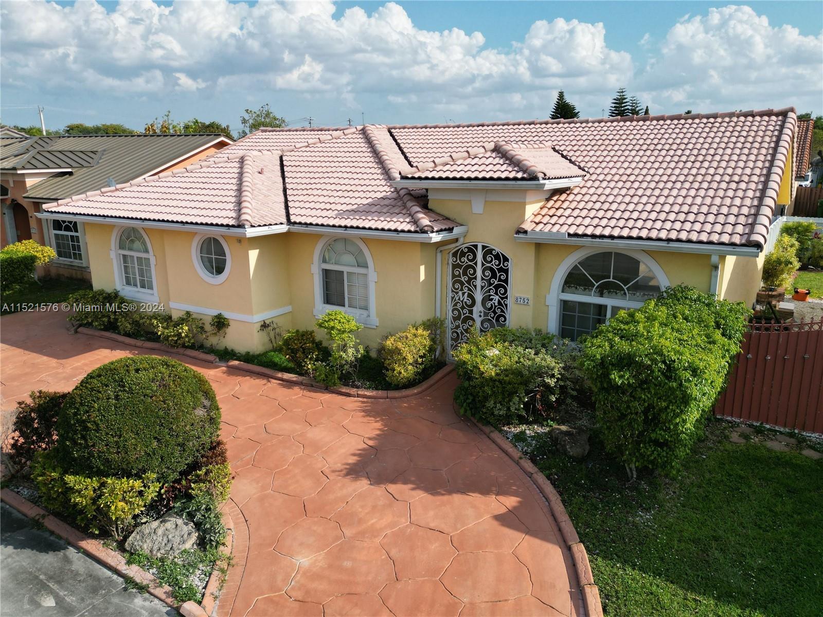 8752 NW 142nd Lane Miami Lakes FL 33018