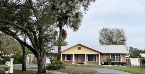 1960 SW 52nd Terrace Plantation FL 33317