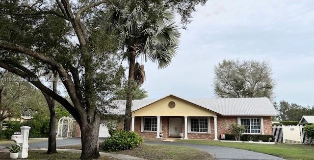 1960 SW 52nd Terrace Plantation FL 33317