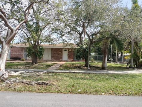 19225 Bel Aire Drive Cutler Bay FL 33157