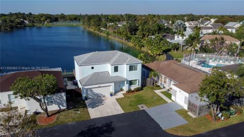 9867 SW 221st Terrace Cutler Bay FL 33190