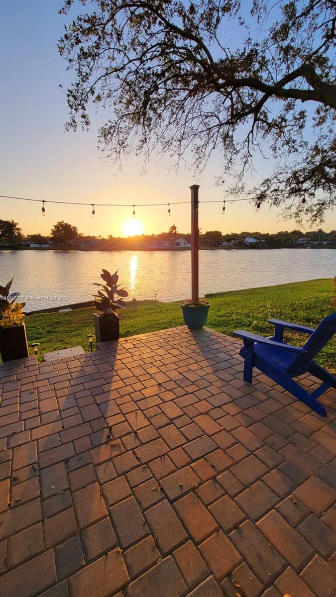 810 Banks Road Coconut Creek FL 33063