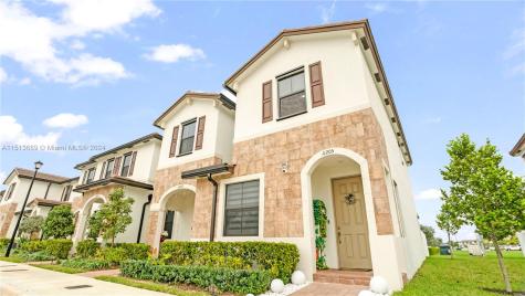 11205 W 34th Way Hialeah FL 33018