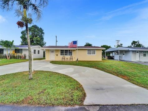 7621 NW 14th Street Pembroke Pines FL 33024