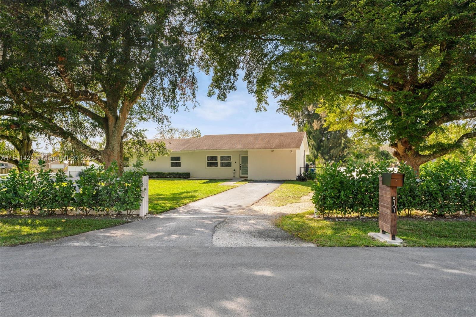 5101 SW 199th Avenue Southwest Ranches FL 33332