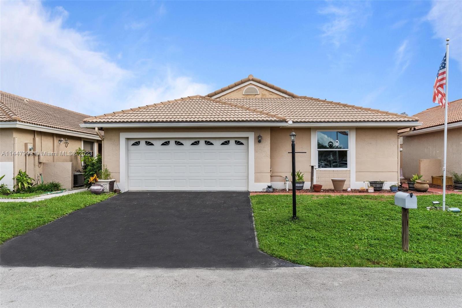 15141 Leeds Lane Davie FL 33331