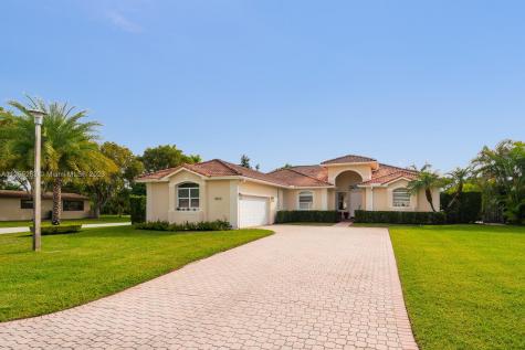 8402 SW 162nd Terrace Palmetto Bay FL 33157