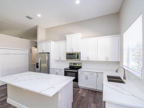 317 SW 185th Terrace Pembroke Pines FL 33029