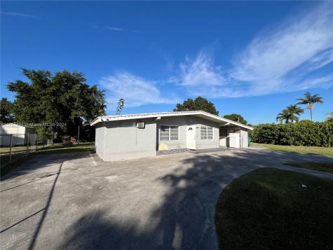 27020 SW 142nd Place Homestead FL 33032